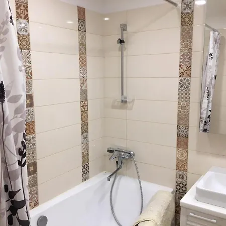 Fully Equipped, Furnished Cozy Flat Center *