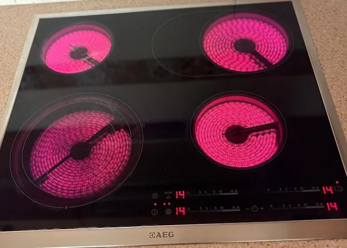 Fully Equipped, Furnished Cozy Flat Center *