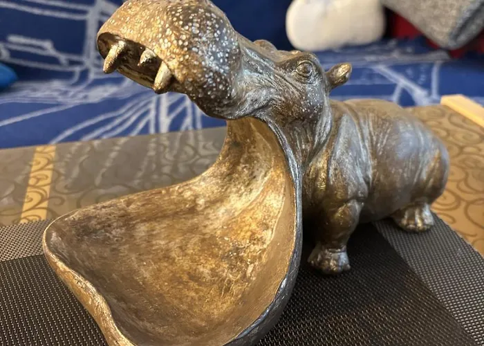 Fully Equipped, Furnished Cozy Flat Center