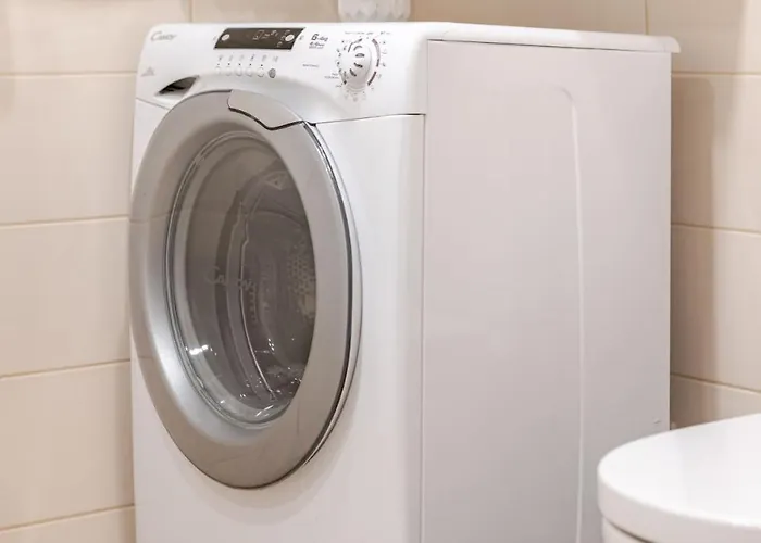 Fully Equipped, Furnished Cozy Flat Center