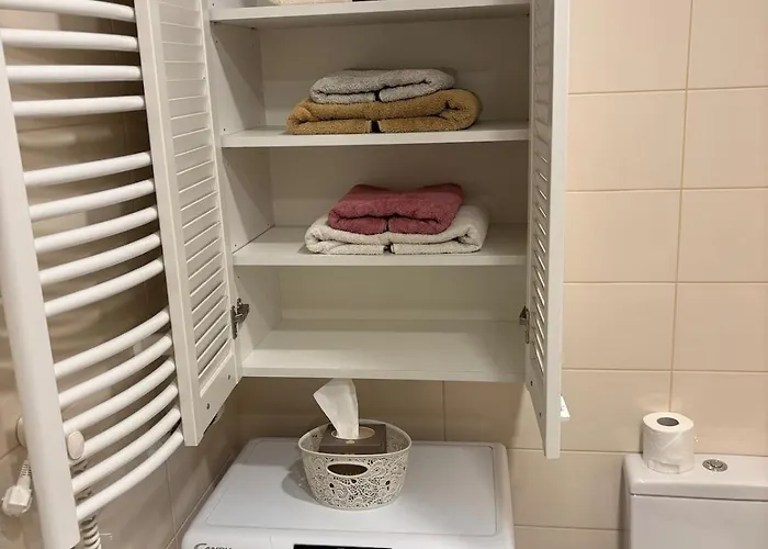 Fully Equipped, Furnished Cozy Flat Center *